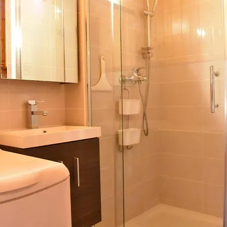 Cozy A Meribel, 6 Pers, Proche Pistes, Commerces Et Navette, Cheminee, Balcon Sud. - Fr-1-180-160 Apartment *